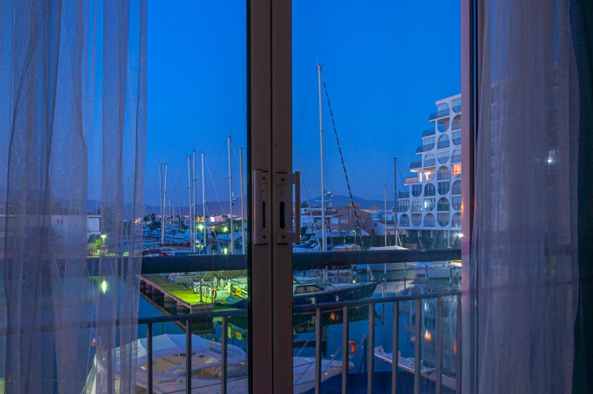 Estudio En 1ª Linea Con Vistas Al Puerto Deportivo By Insidehome 艾姆布里亚布拉瓦 外观 照片