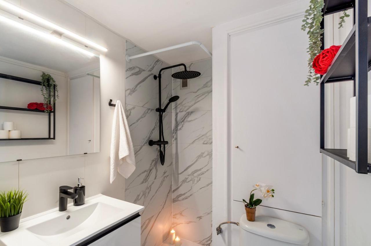 Estudio En 1ª Linea Con Vistas Al Puerto Deportivo By Insidehome 艾姆布里亚布拉瓦 外观 照片
